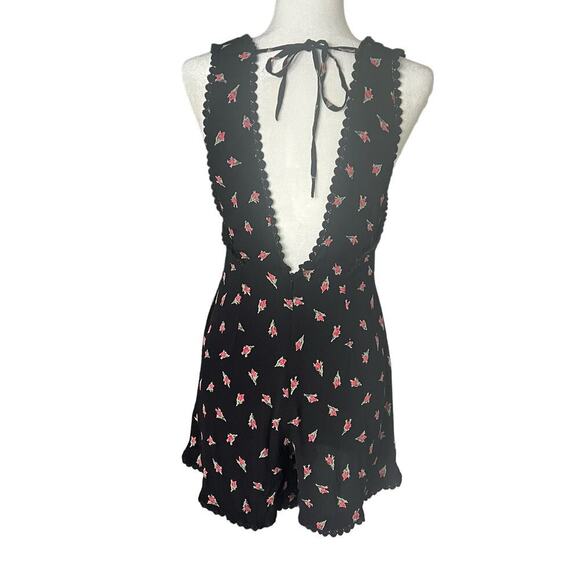 Topshop Petite Woman’s Rose Floral Print Black Summer Lace Trim Romper- Size 4 - Picture 2 of 11